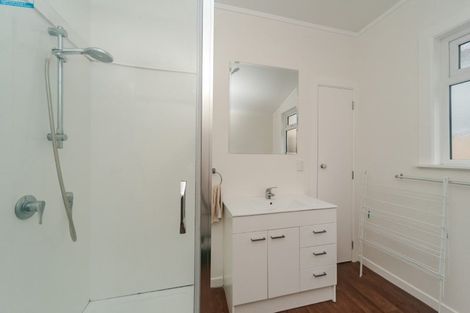 Photo of property in 37 Ara Paiwhenua, Tawa, Wellington, 5028