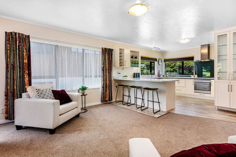 Photo of property in 17 Shackle Lane, Whitby, Porirua, 5024