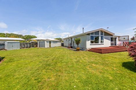 Photo of property in 5 Newbury Place, Waitara, 4320
