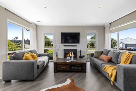 Photo of property in 83 Pohutukawa Parade, Riverhead, 0820