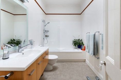 Photo of property in 380 Tinakori Road, Thorndon, Wellington, 6011