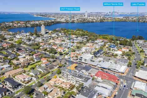 Photo of property in 2a/7 Frieston Road, Milford, Auckland, 0620