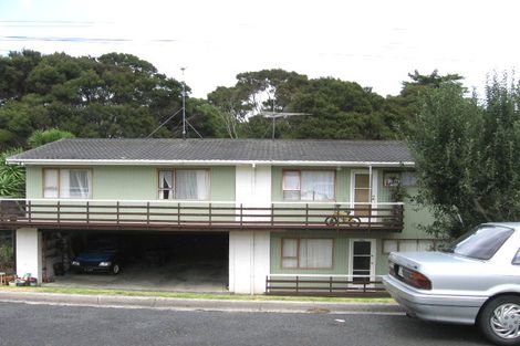 Photo of property in 2/142 Lancaster Road, Beach Haven, Auckland, 0626