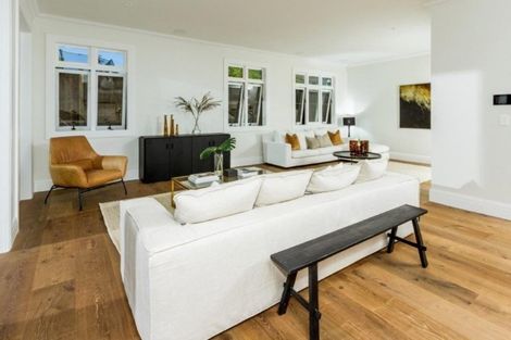 Photo of property in 24 Hinemoa Street, Birkenhead, Auckland, 0626