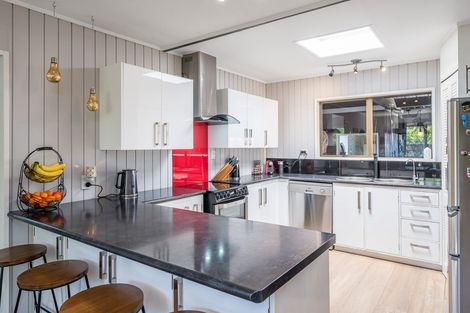 Photo of property in 82 Gray Avenue, Paraparaumu Beach, Paraparaumu, 5032