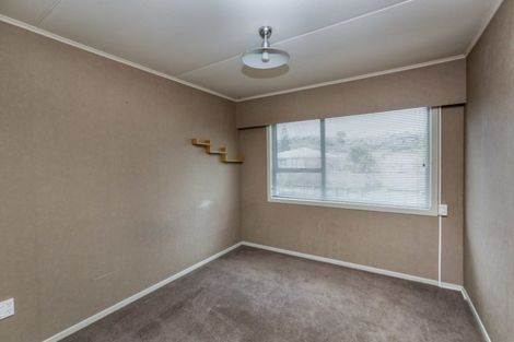 Photo of property in 27 Rospeath Crescent, Spotswood, New Plymouth, 4310