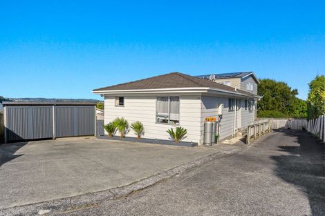 Photo of property in 14 Doone Place, Massey, Auckland, 0614