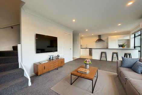 Photo of property in 13 Ara Patukawenga, Tawa, Wellington, 5028