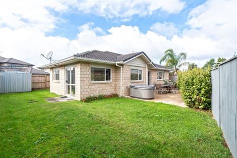 Photo of property in 8 Riverglade Parkway, Te Atatu South, Auckland, 0610