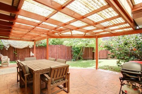 Photo of property in 4 Darcy Place, Massey, Auckland, 0614