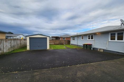 Photo of property in 41 Hill Crescent, Papakura, 2110