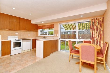 Photo of property in 1 Larkhill Place, Russley, Christchurch, 8042