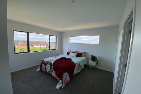 Photo of property in 1 Eric Gifford Drive, Ranui, Auckland, 0612