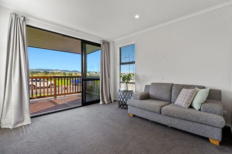 Photo of property in 24 Ahunga Road, Karaka, Papakura, 2113