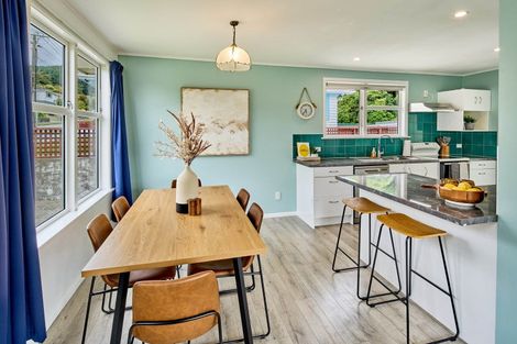 Photo of property in 14 Pembroke Street, Tawa, Wellington, 5028