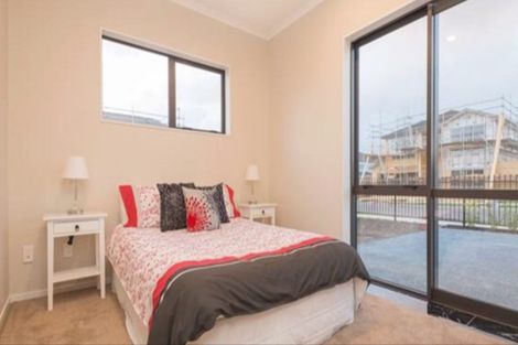 Photo of property in 15 Drumbuoy Drive, Flat Bush, Auckland, 2019