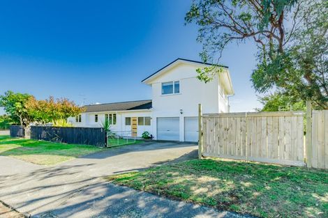 Photo of property in 1 Hadfield Place, Paraparaumu Beach, Paraparaumu, 5032