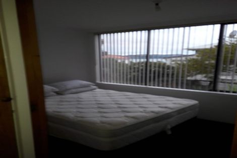 Photo of property in 2f2 Oriental Terrace, Mount Victoria, Wellington, 6011