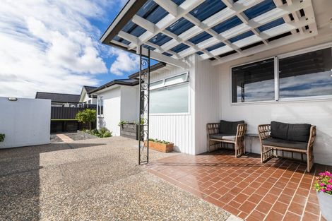 Photo of property in 73 Brookvale Road, Havelock North, 4130