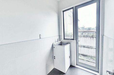 Photo of property in 7 Andy Crescent, Flat Bush, Auckland, 2016