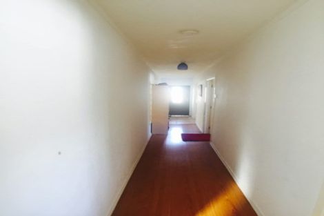 Photo of property in 19 Sunhaven Avenue, Glenfield, Auckland, 0629