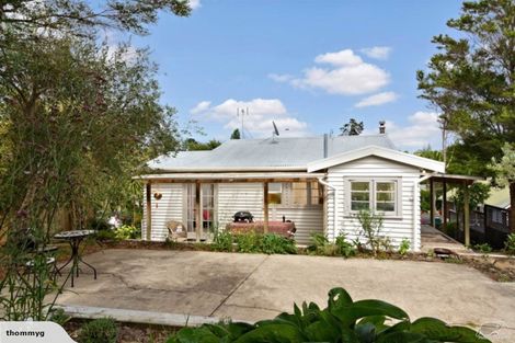 Photo of property in 79 Kaurilands Road, Titirangi, Auckland, 0604