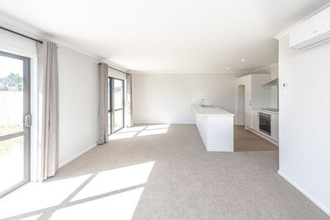 Photo of property in 6 Cross Street, Castlecliff, Wanganui, 4501