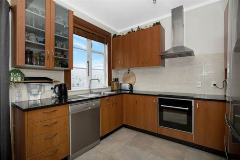 Photo of property in 275 Great North Road, Henderson, Auckland, 0612