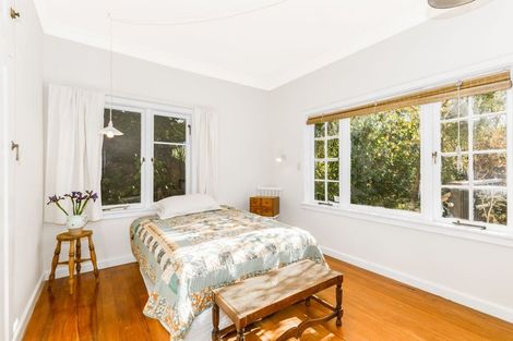 Photo of property in 16 Walter Road, Lowry Bay, Lower Hutt, 5013