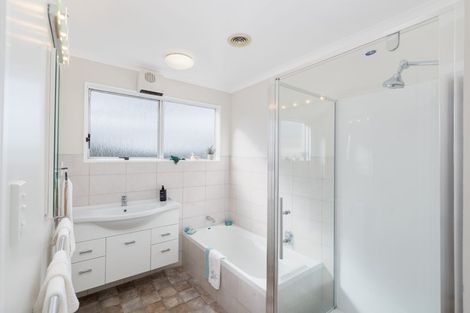 Photo of property in 5 Ardal Grove, Tirohanga, Lower Hutt, 5010
