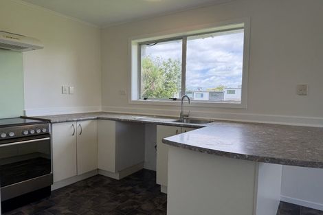 Photo of property in 10 Ciprian Place, Henderson, Auckland, 0612
