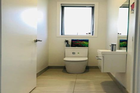 Photo of property in 11 Ian Gordon Lane, Orewa, 0931