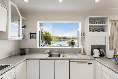 Photo of property in 378f4 Evans Bay Parade, Hataitai, Wellington, 6021