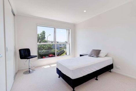 Photo of property in 11 Costa Viva Crescent, Karaka, Papakura, 2113