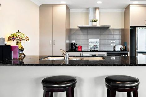 Photo of property in 11 Logan Place, Waiuku, 2123