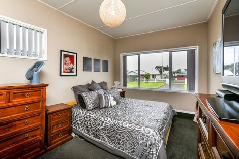 Photo of property in 20 Mace Terrace, Oakura, 4314
