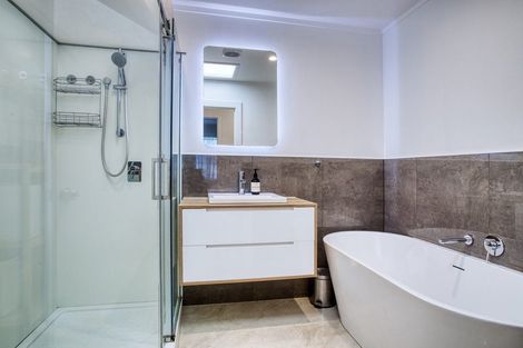 Photo of property in 2/34 Bayview Road, Bayview, Auckland, 0629