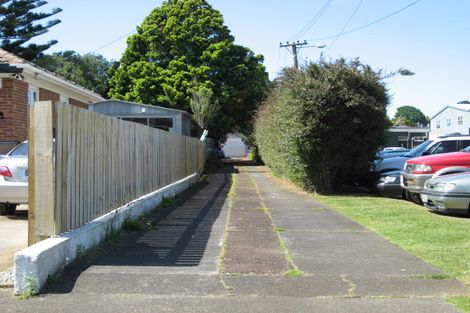 Photo of property in 2 Rimu Road, Mangere Bridge, Auckland, 2022