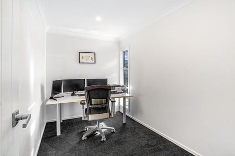 Photo of property in 21 Tasman Close, Aotea, Porirua, 5024