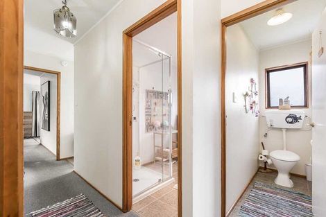 Photo of property in 2/233 Birkdale Road, Birkdale, Auckland, 0626