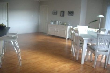 Photo of property in 9 Fleetwood Drive, Henderson, Auckland, 0612