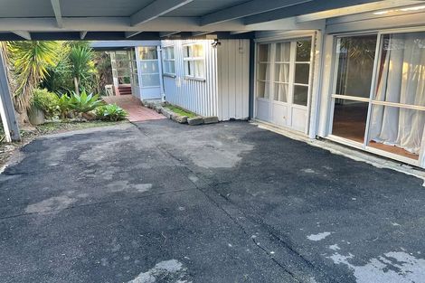Photo of property in 19 Golf Road, New Lynn, Auckland, 0600