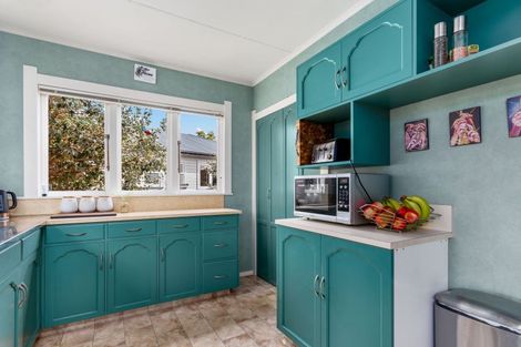 Photo of property in 6 Ross Street, Marton, 4710