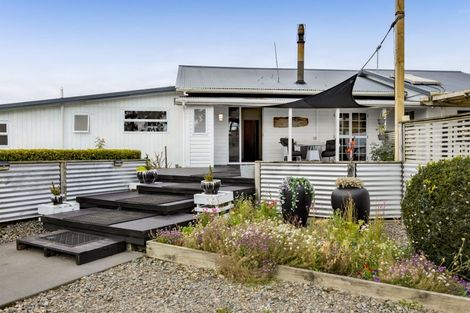 Photo of property in 1288 Normanby Road, Manaia, Hawera, 4678
