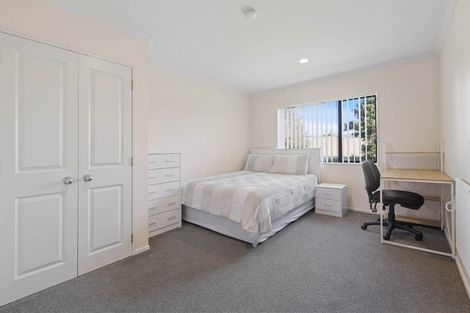 Photo of property in 18 Brittany Drive, Henderson, Auckland, 0612