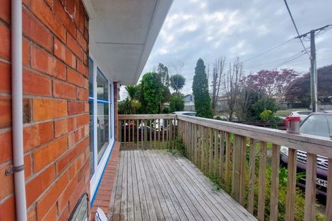 Photo of property in 9 Kirrie Avenue, Te Atatu South, Auckland, 0610
