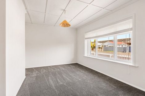 Photo of property in 2 Mcvay Street, Napier South, Napier, 4110