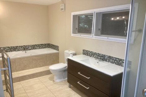 Photo of property in 8b Fiesta Grove, Raumati Beach, Paraparaumu, 5032