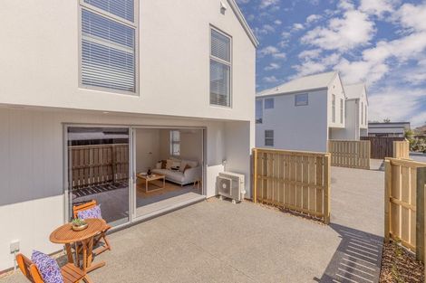 Photo of property in 2/118 Oram Avenue, New Brighton, Christchurch, 8061