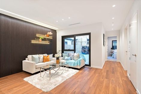 Photo of property in 25 Whakairo Crescent, Gulf Harbour, 0930